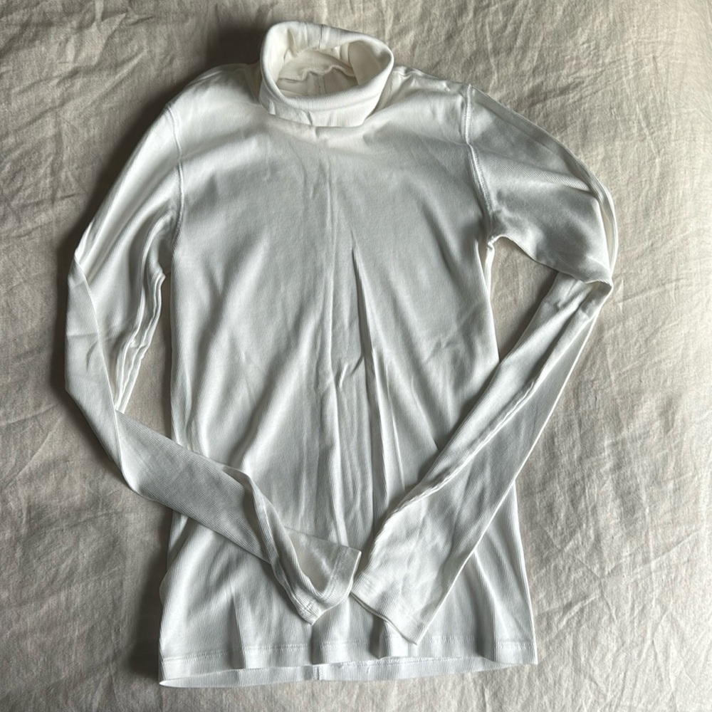 Worn only few times. Perfect turtleneck - Picture 3 of 5